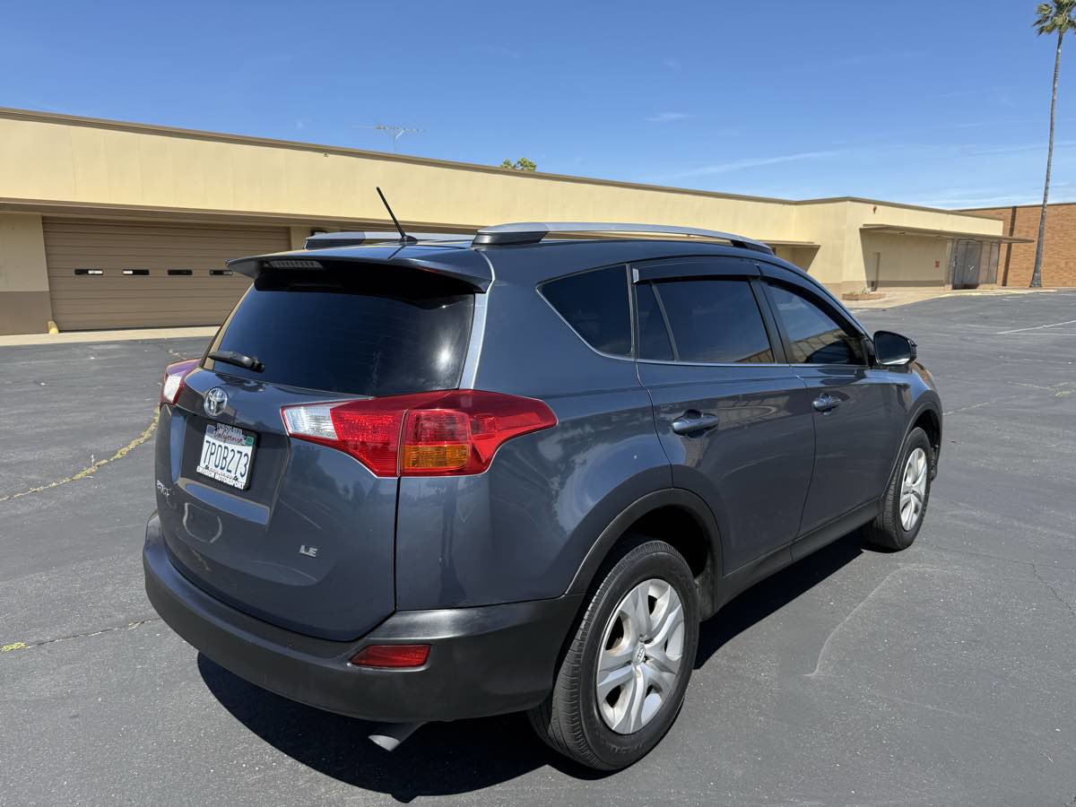 Used 2013 Toyota RAV4 LE FWD image 7