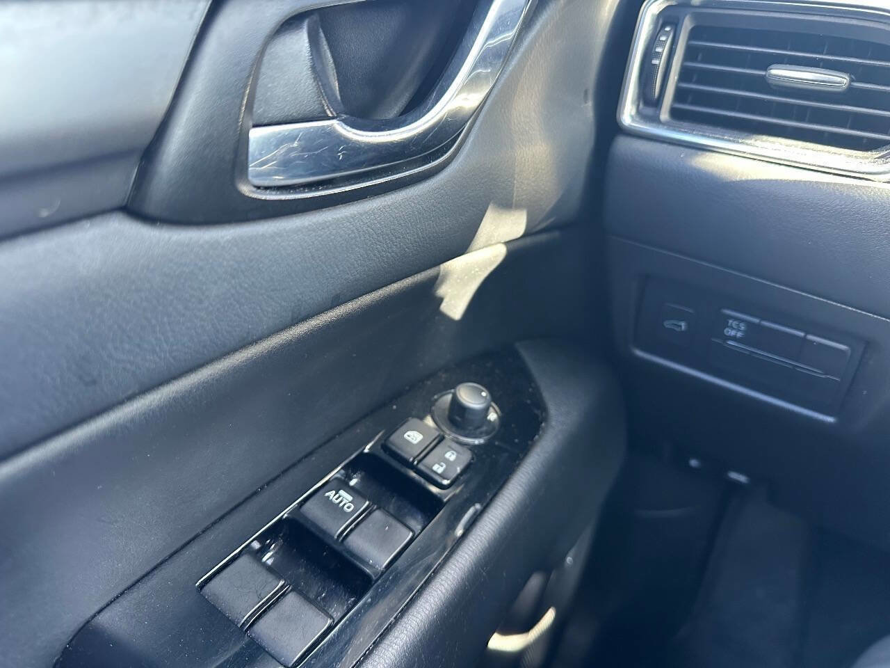 Used 2017 MAZDA CX-5 Touring w/ Preferred Equipment Package image 26