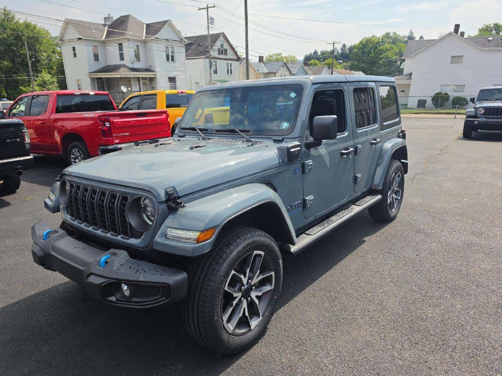 Used 2024 Jeep Wrangler Unlimited AWD/4WD image 1