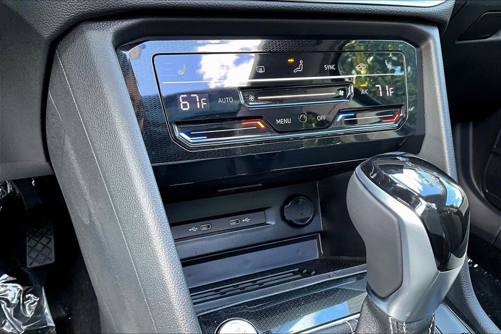 New 2026 Volkswagen Taos SE image 13