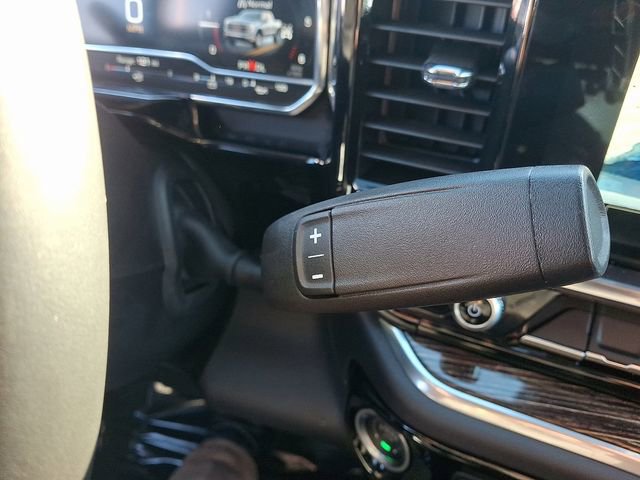 Used 2025 GMC Sierra 1500 Elevation image 14