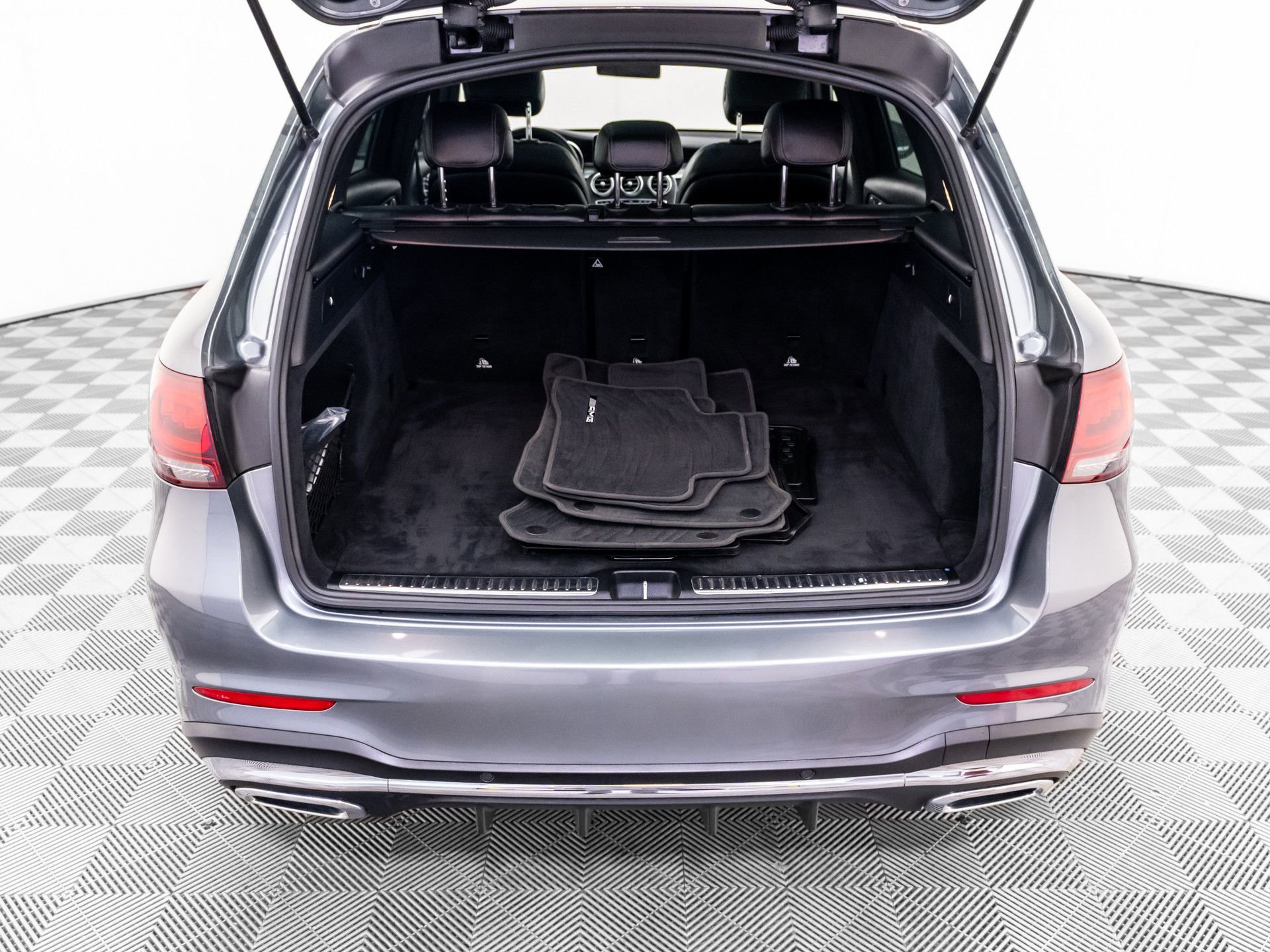 Used 2020 Mercedes-Benz GLC 300 4MATIC image 29