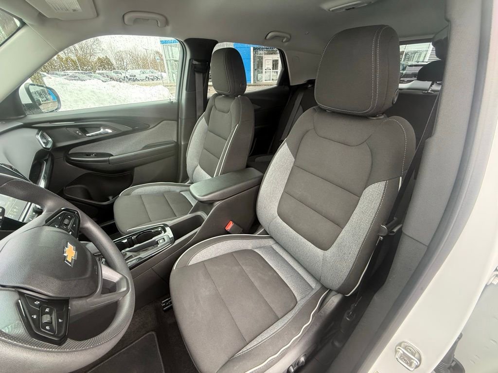 Used 2023 Chevrolet TrailBlazer LT w/ Convenience Package image 21