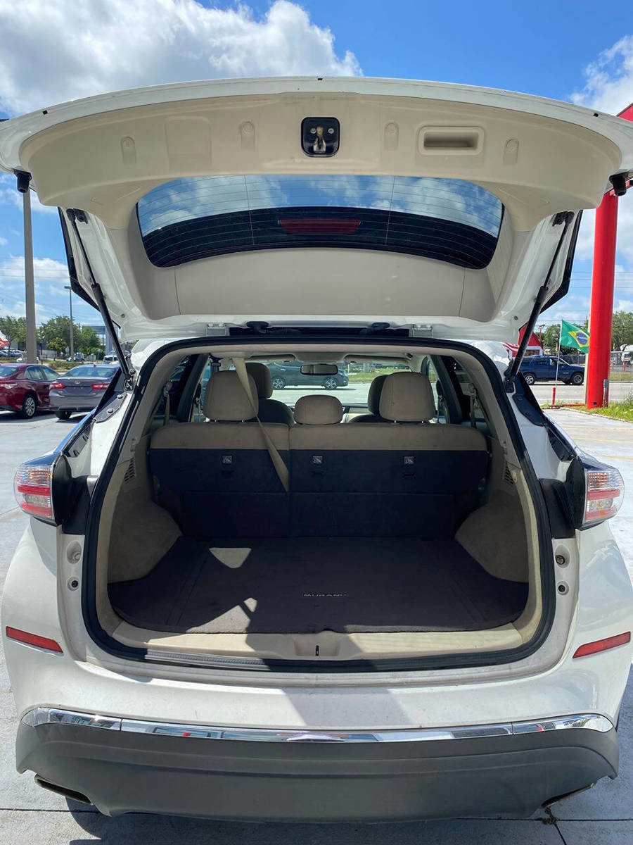 Used 2018 Nissan Murano SV w/ Premium Package image 4