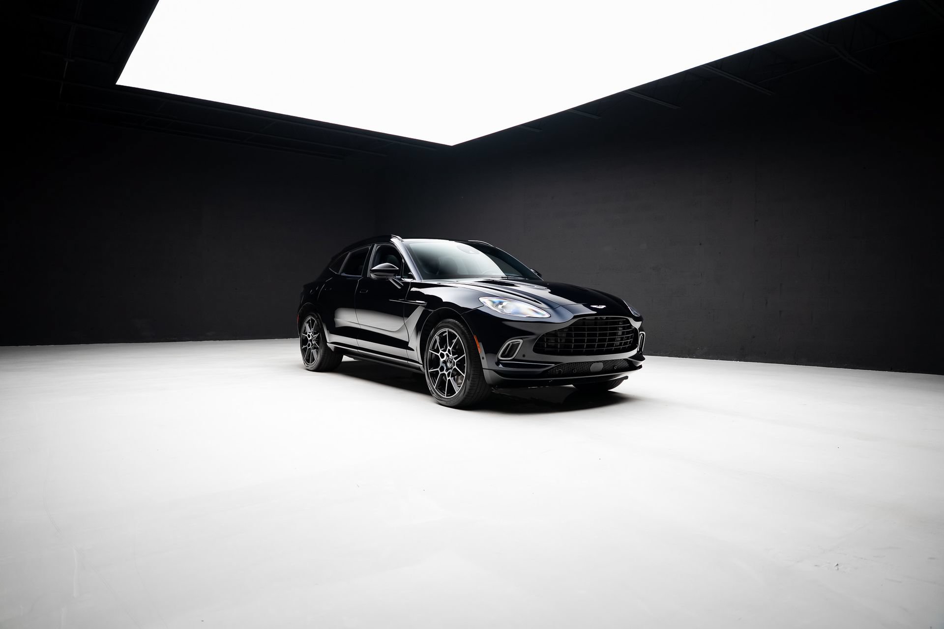 Used 2021 Aston Martin DBX AWD/4WD image 84