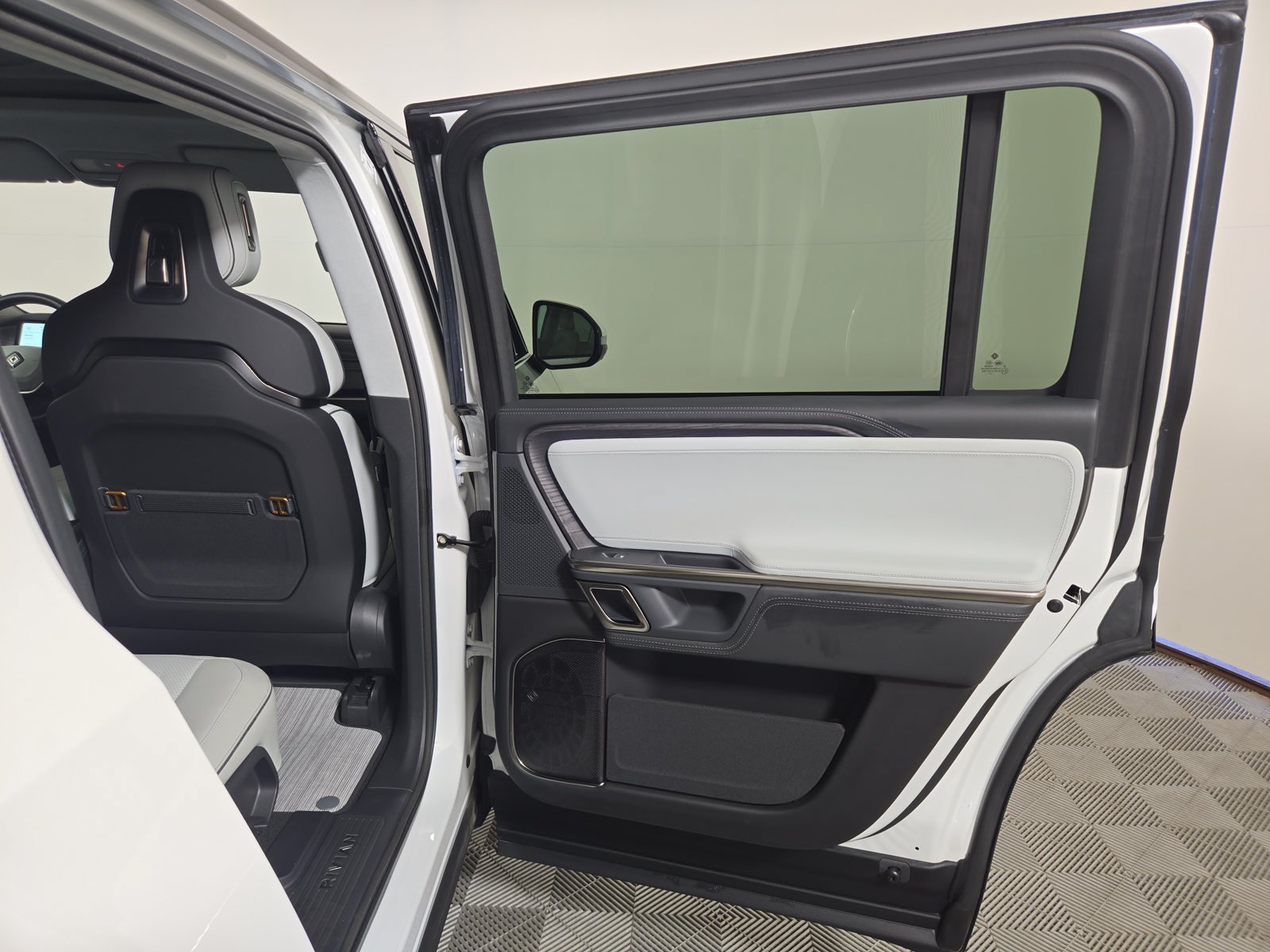 Used 2024 Rivian R1S Adventure Quad AWD/4WD image 19