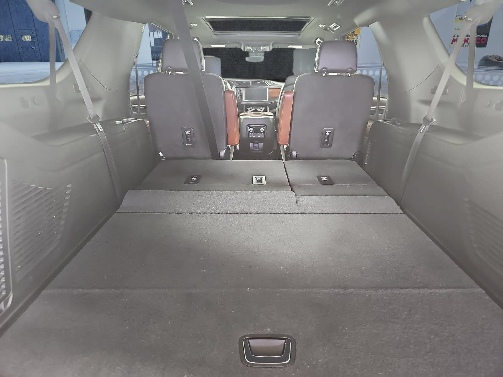 Used 2023 GMC Yukon XL Denali Ultimate AWD/4WD image 30