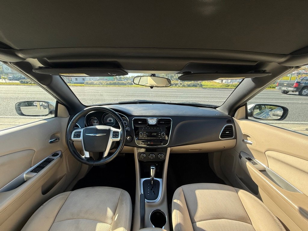 Used 2011 Chrysler 200 Touring image 6