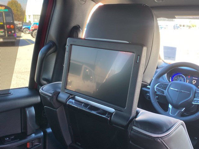New 2026 Chrysler Pacifica Limited w/ Uconnect Theater Family Group AWD/4WD image 36