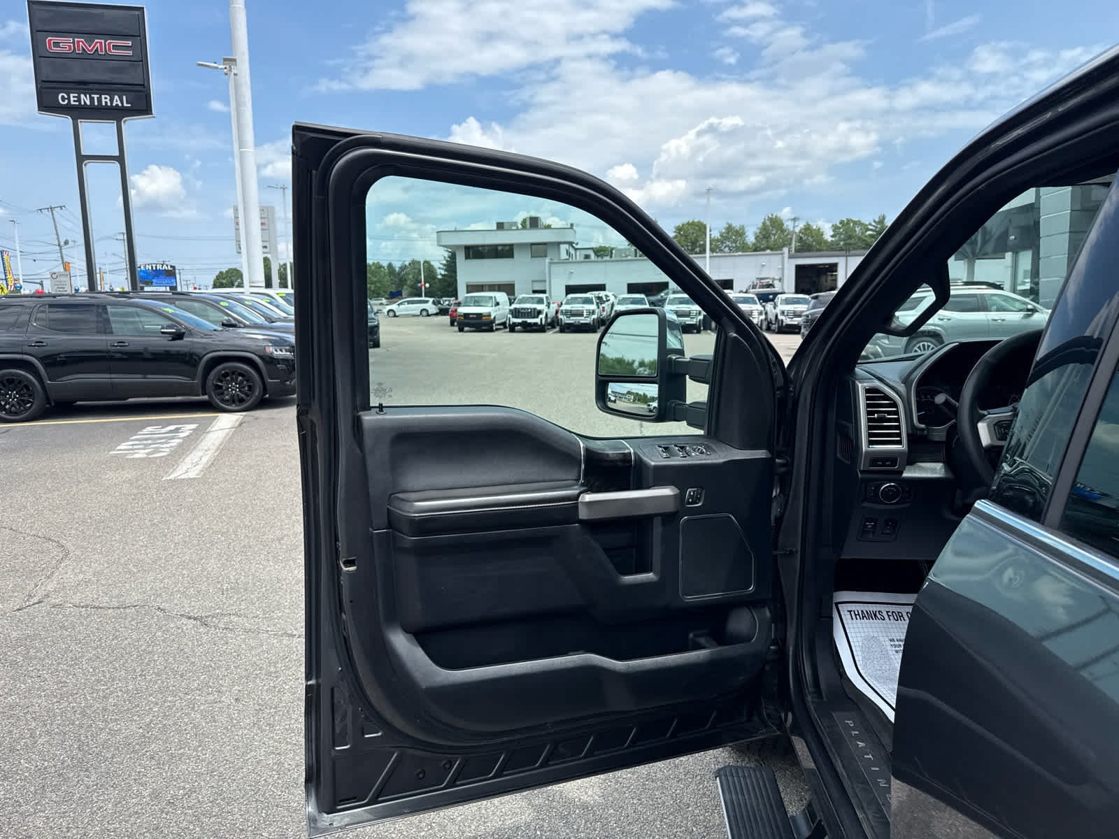 Used 2019 Ford F150 Platinum w/ Equipment Group 701A Luxury AWD/4WD image 11
