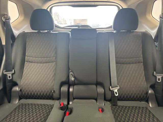 Used 2020 Nissan Rogue S image 14