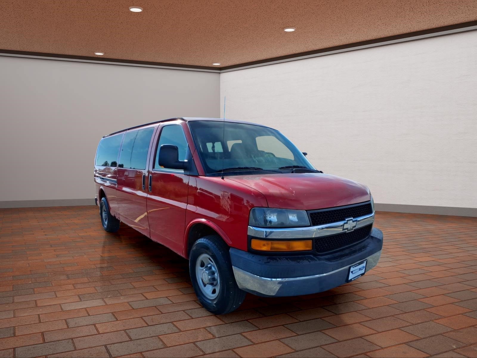 Used 2007 Chevrolet Express 3500 Extended Passenger w/ LT Preferred Equipment Group RWD image 2