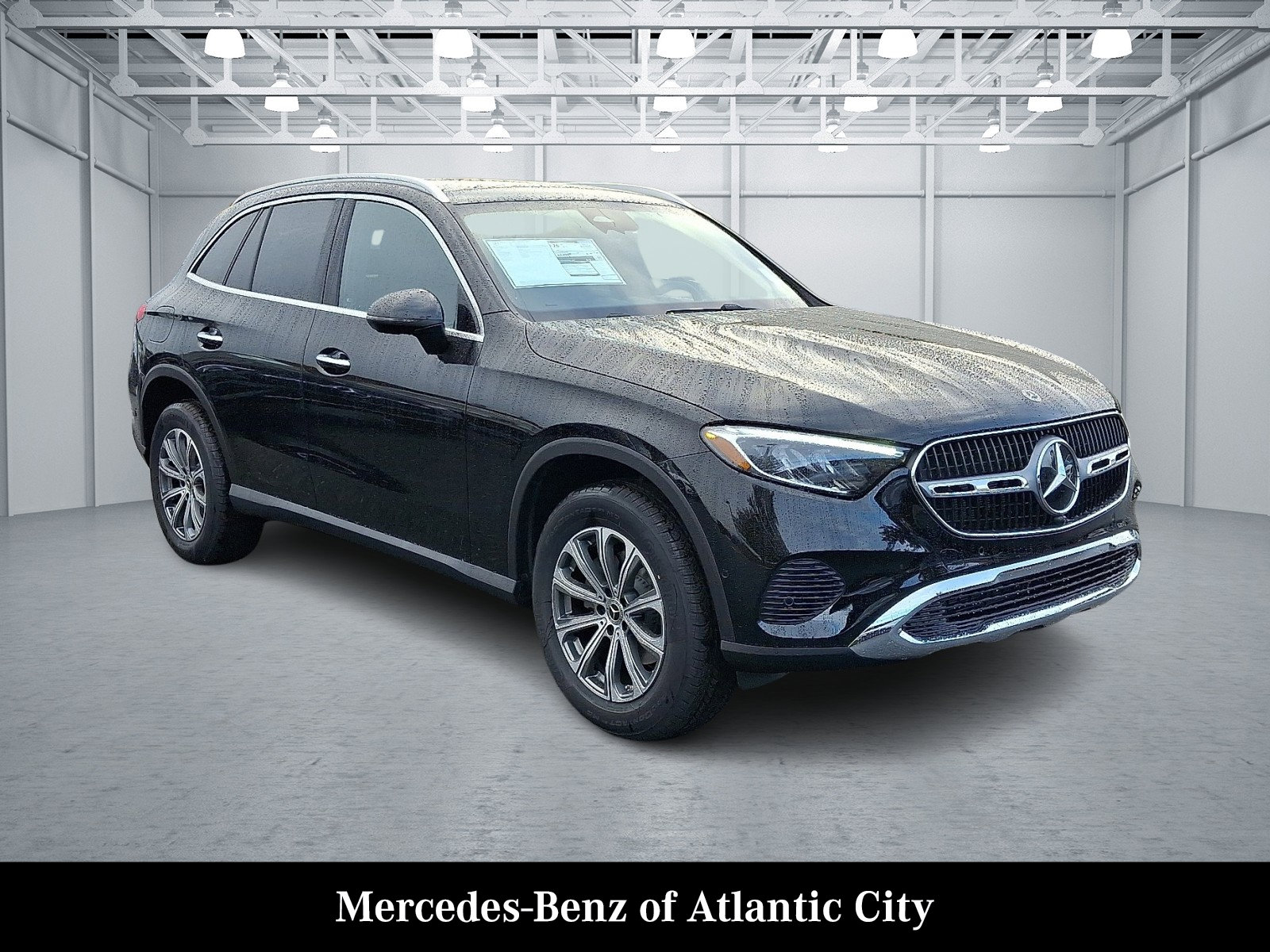 Used 2026 Mercedes-Benz GLC 300 4MATIC image 1