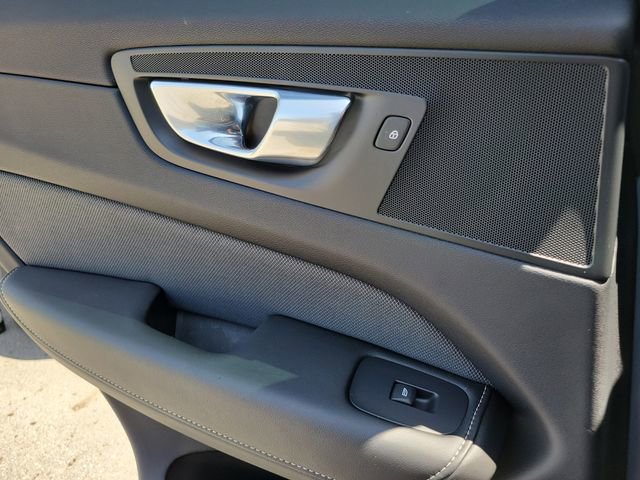 Used 2022 Volvo XC60 T8 R-Design w/ Advanced Package AWD/4WD image 26