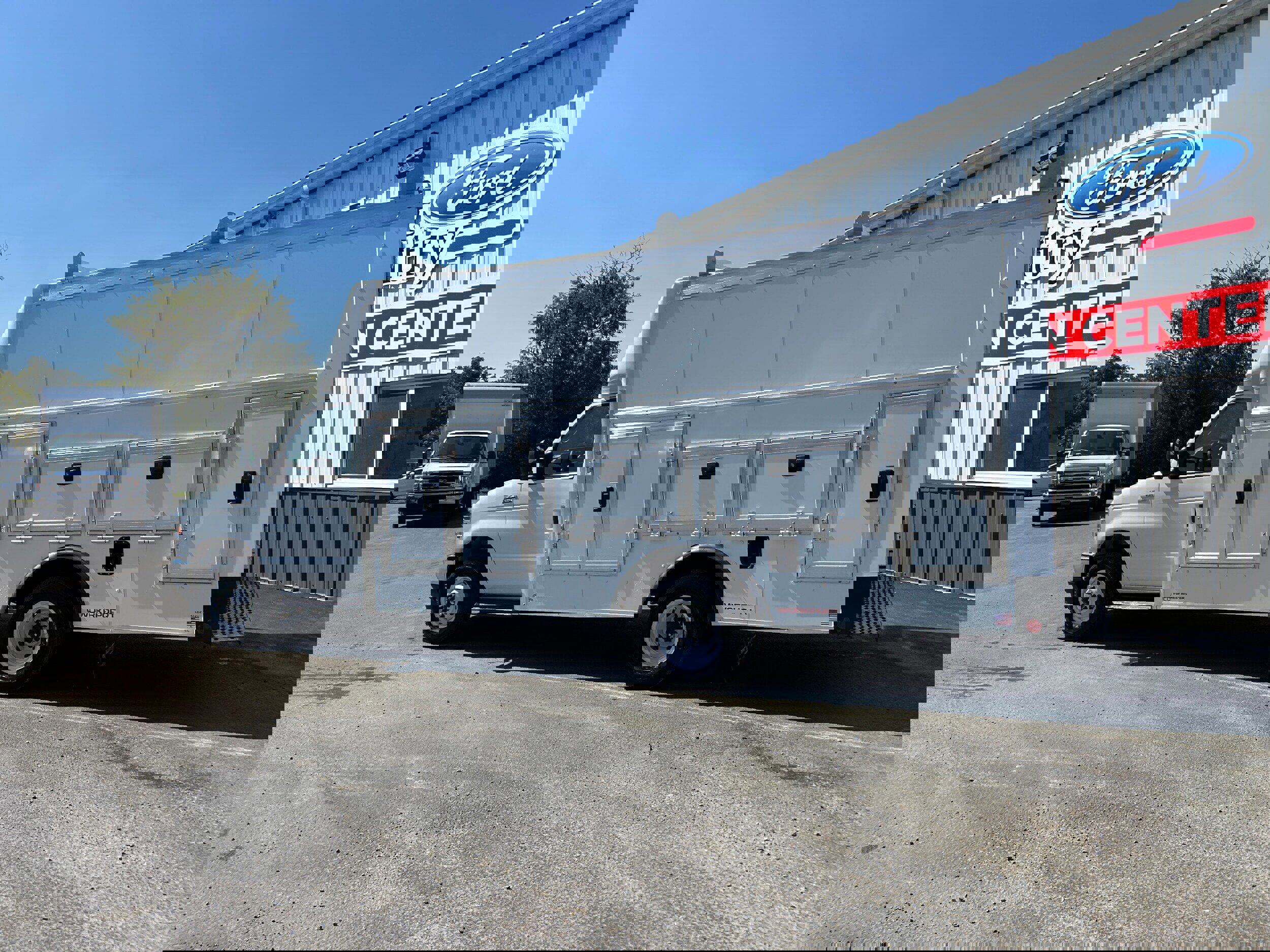 New 2026 Ford E-450 and Econoline 450 Super Duty w/ Interior Upgrade Package image 5