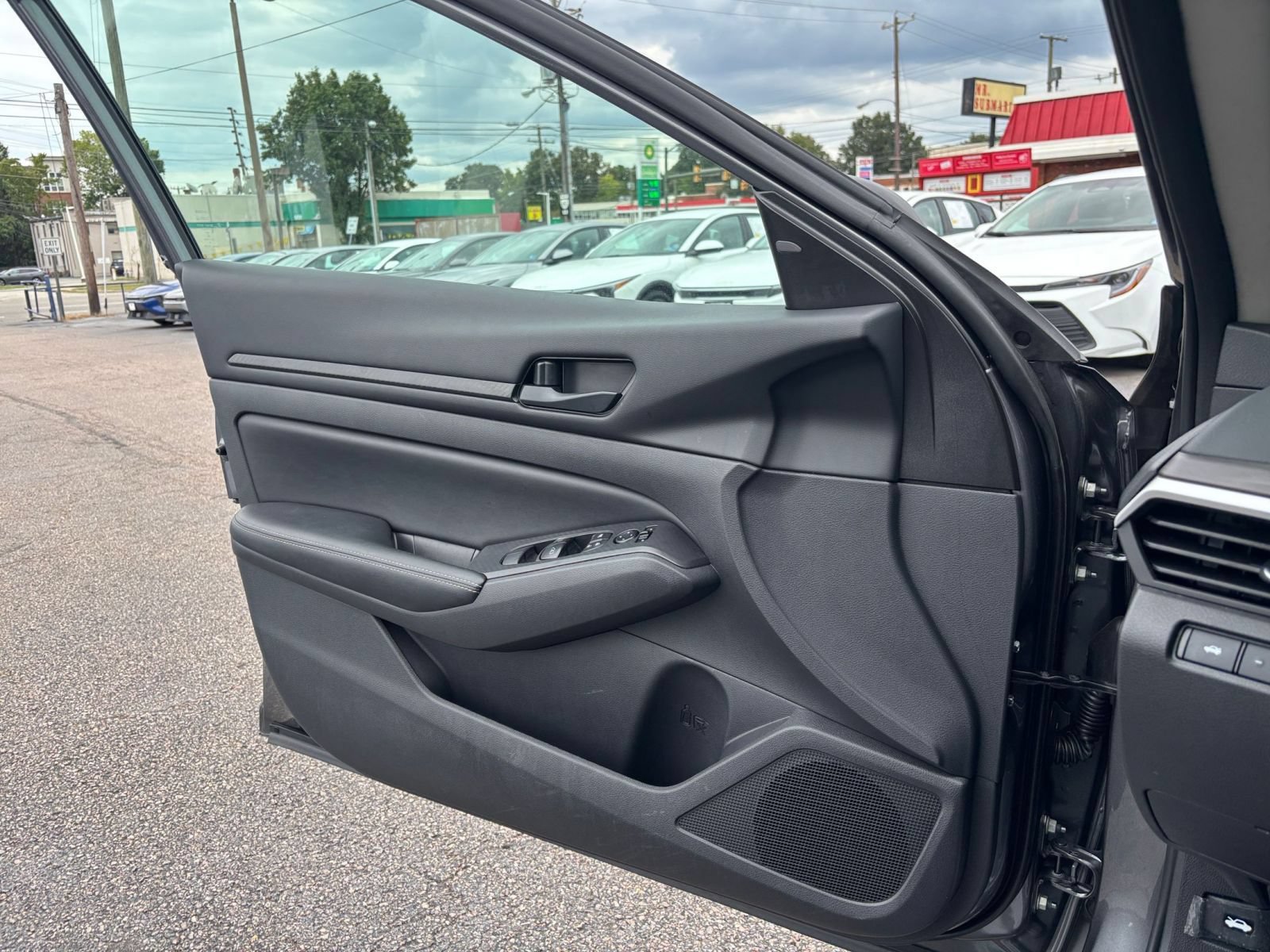 Used 2026 Nissan Altima 2.5 SV FWD image 18