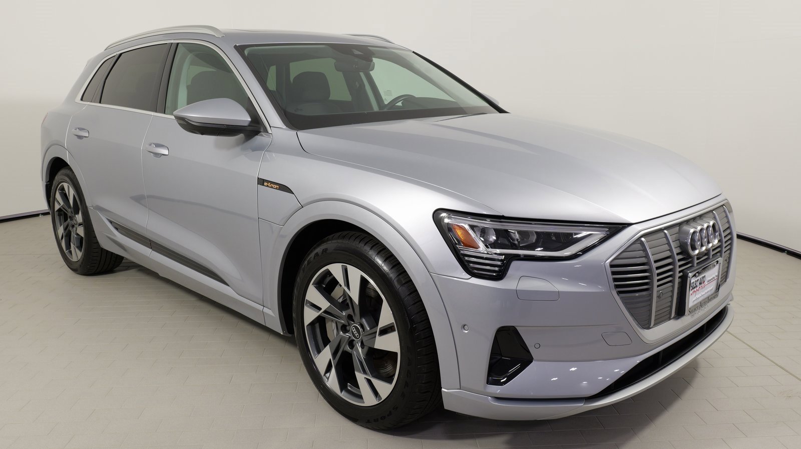 Used 2022 Audi e-tron Premium Plus w/ Premium Plus Package image 22