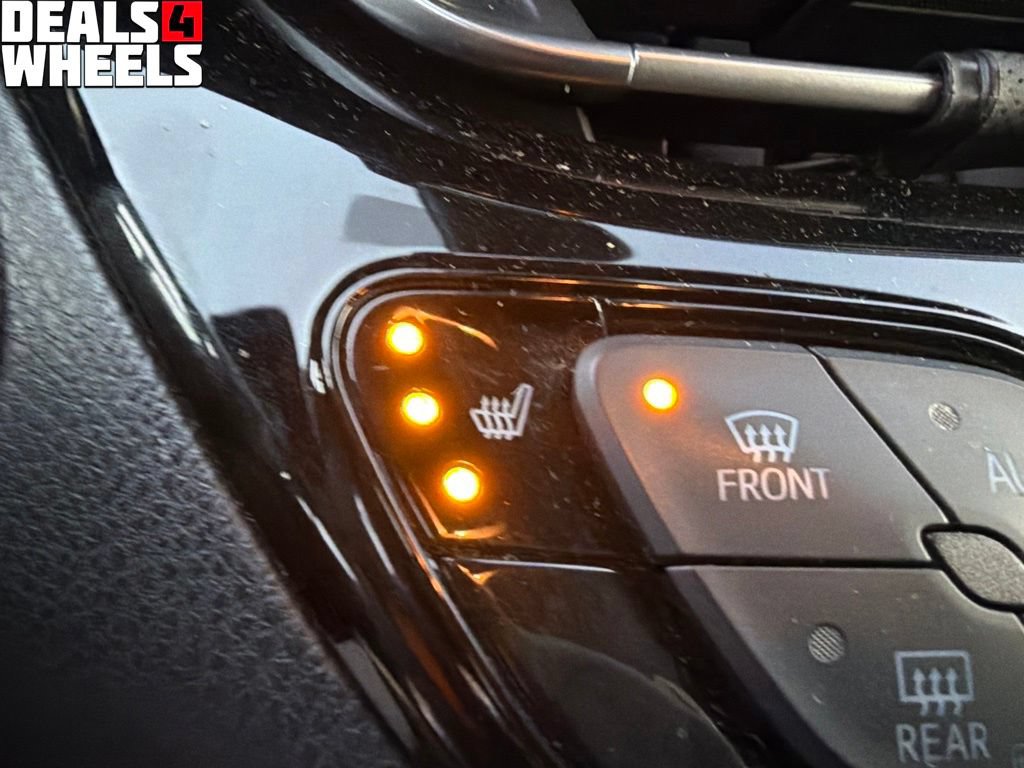 Used 2018 Toyota C-HR XLE FWD image 31