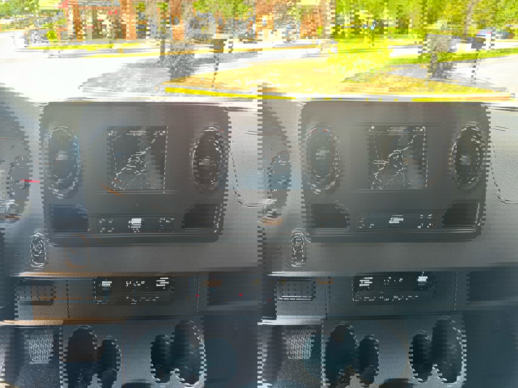 Used 2019 Mercedes-Benz Sprinter 2500 image 32