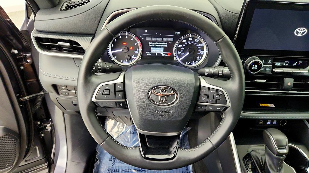 Used 2024 Toyota Highlander XSE AWD/4WD image 14