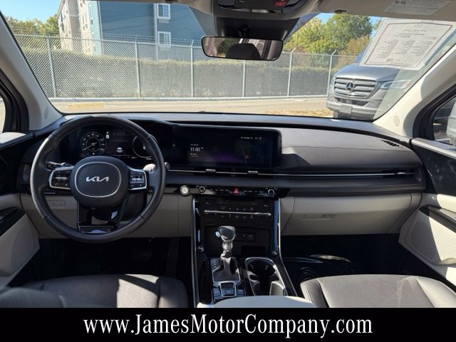 Used 2024 Kia Carnival SX FWD image 15
