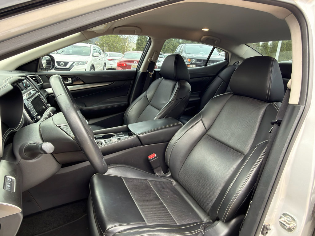 Used 2019 Nissan Maxima 3.5 SV w/ Floor Mat Group FWD image 10