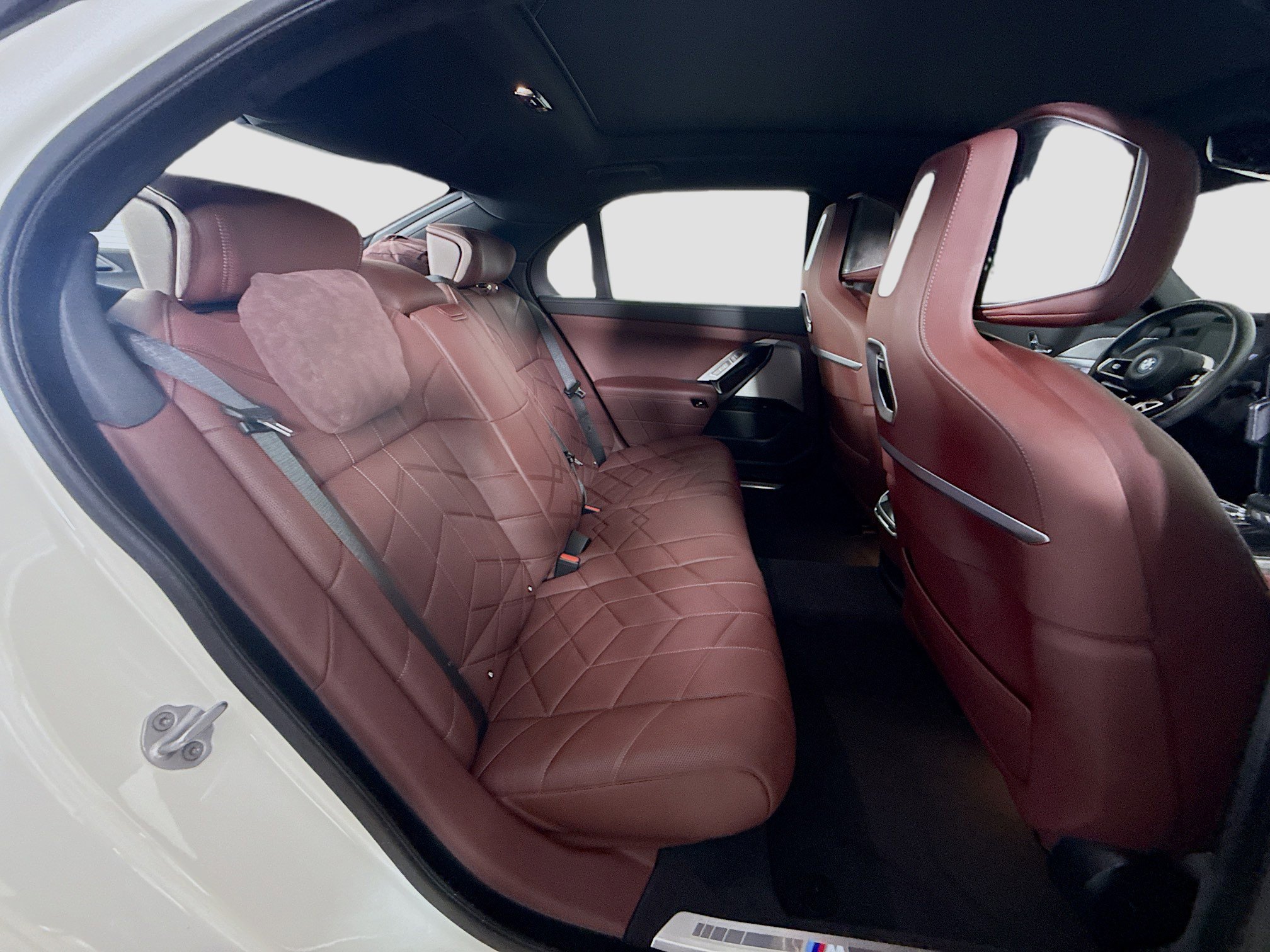 Used 2025 BMW i7 eDrive50 w/ M Sport Package image 27