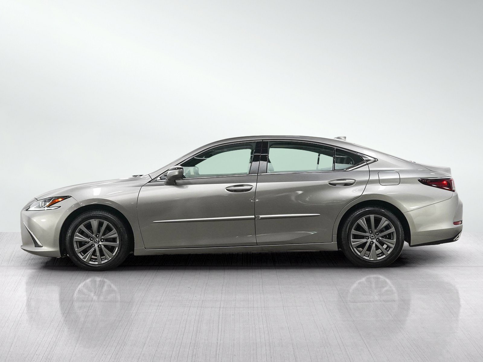 Used 2019 Lexus ES 350 FWD image 2
