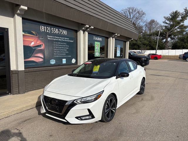 Used 2022 Nissan Sentra SR w/ Lighting Package FWD image 2