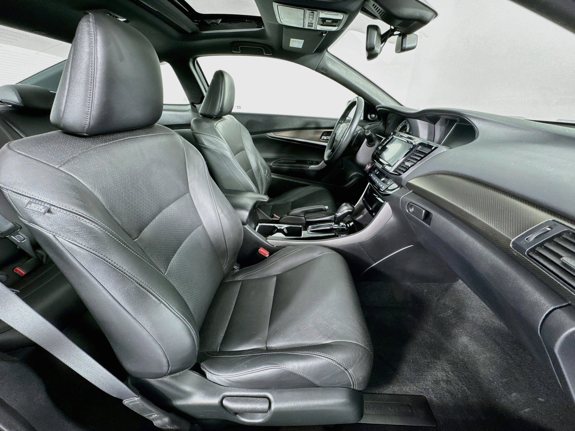 Used 2017 Honda Accord Touring image 28