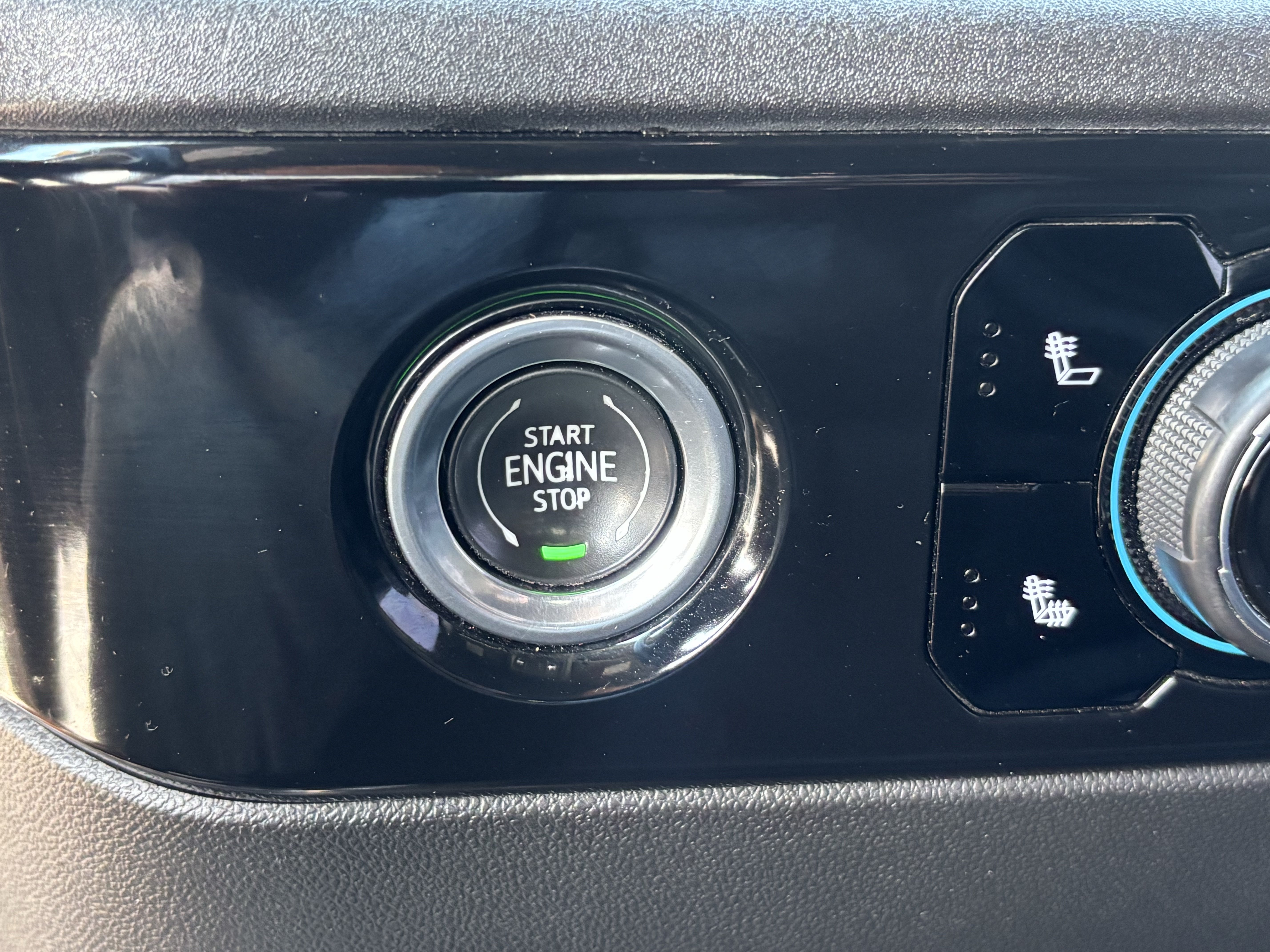 Used 2023 Chevrolet Silverado 1500 LT AWD/4WD image 23