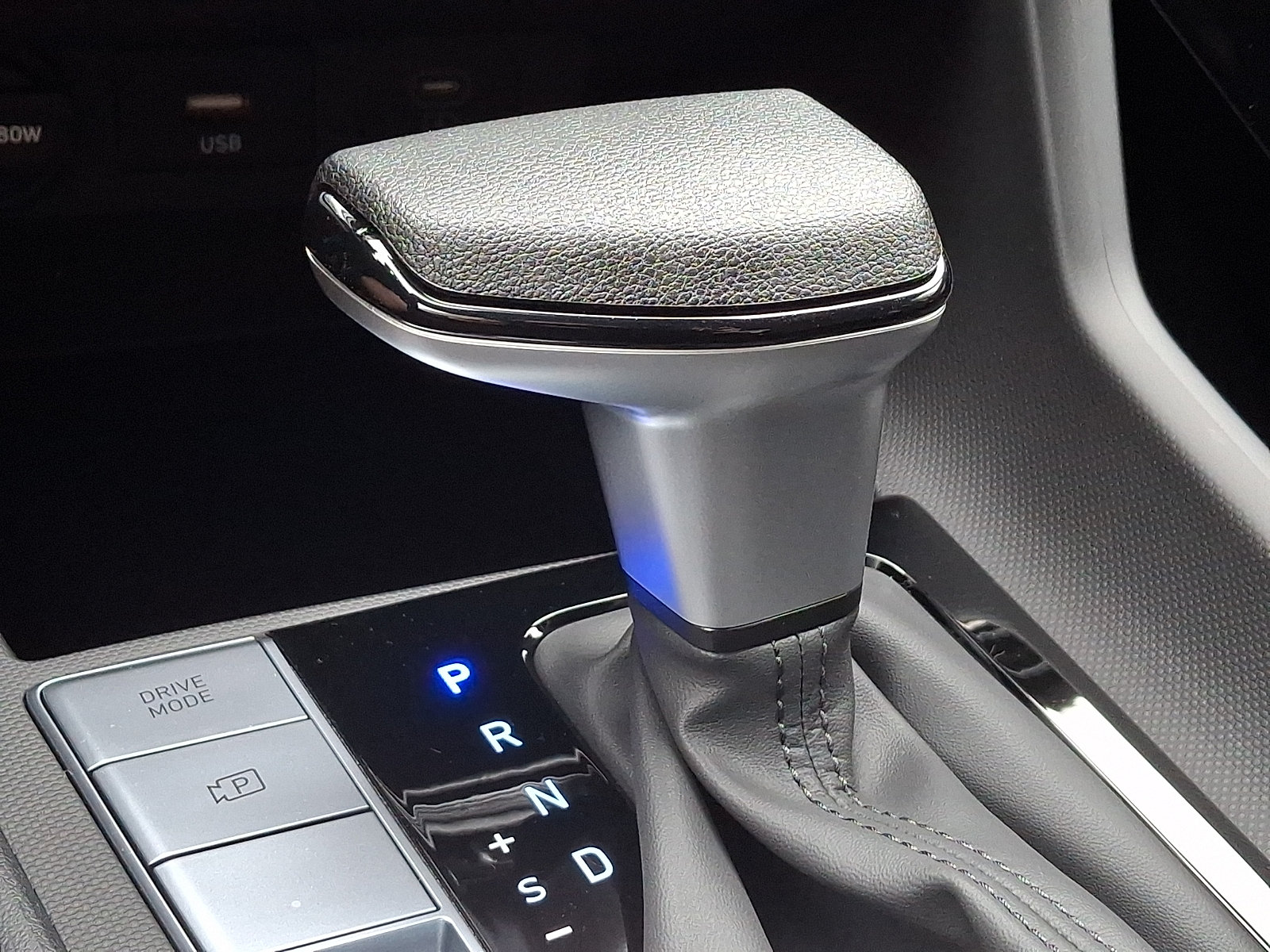 New 2026 Hyundai Elantra Hybrid FWD image 8