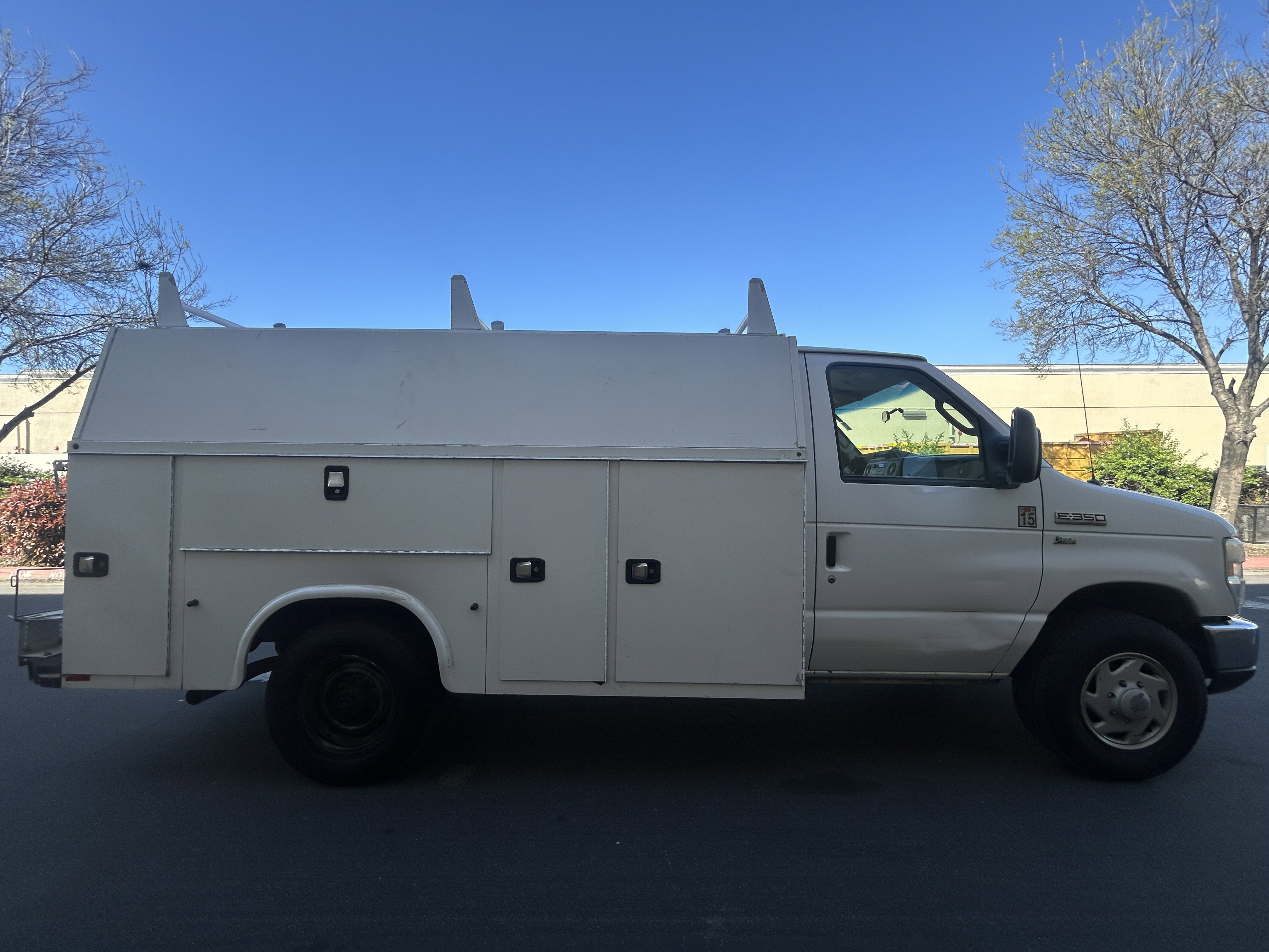 Used 2016 Ford E-350 and Econoline 350 Super Duty RWD image 5