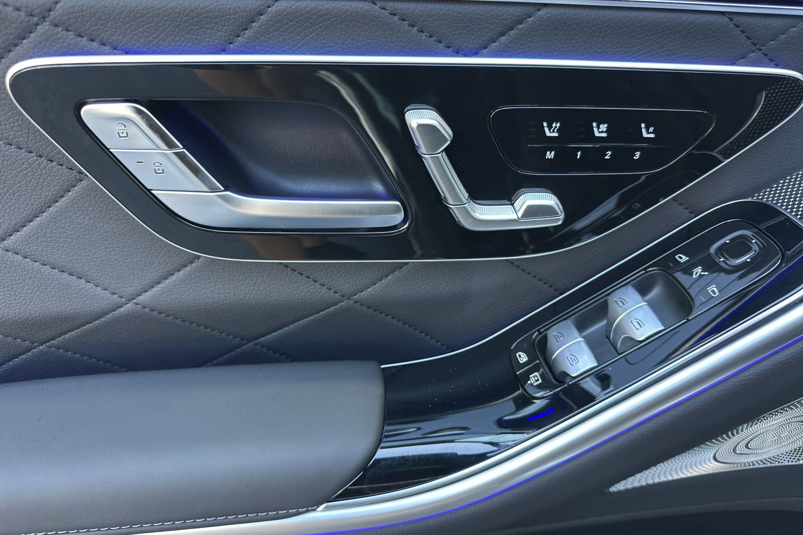 New 2025 Mercedes-Benz S 580 4MATIC Sedan image 11