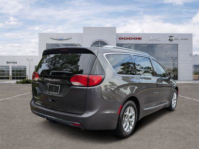 Certified 2020 Chrysler Pacifica Touring-L Plus w/ Tire & Wheel Group FWD image 3