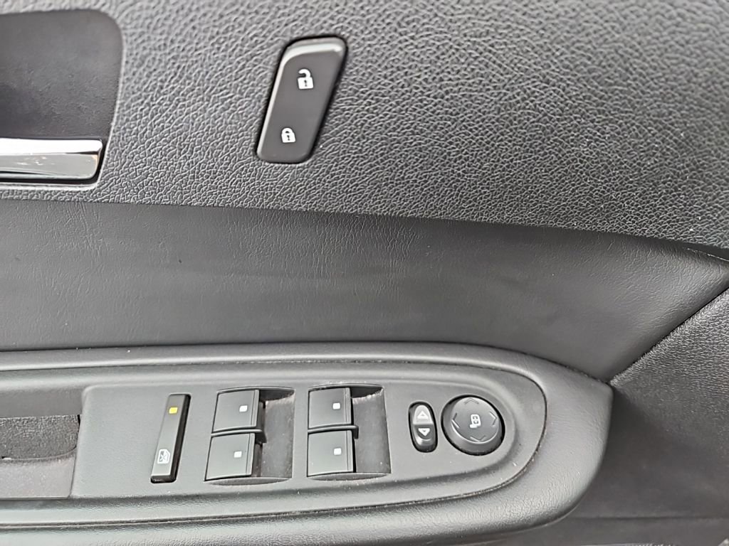 Used 2009 Chevrolet Traverse LT image 9