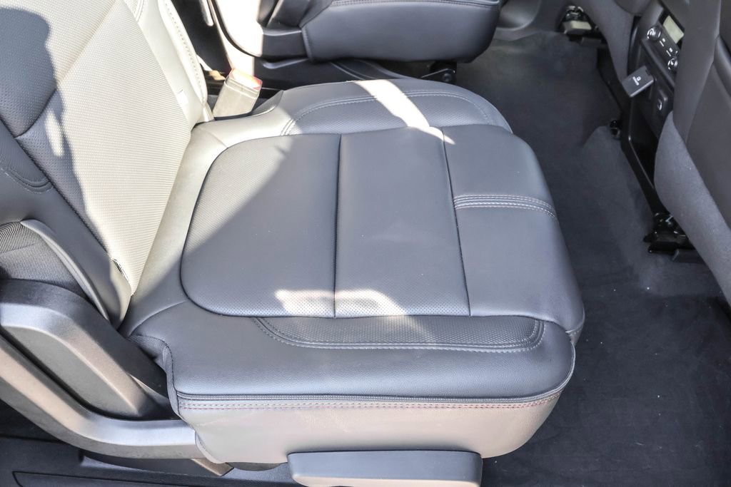 Used 2023 Chevrolet Traverse RS w/ LPO, Floor Liner Package image 34