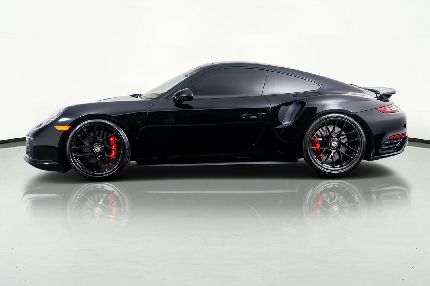 Used 2019 Porsche 911 Turbo w/ Light Design Package image 15