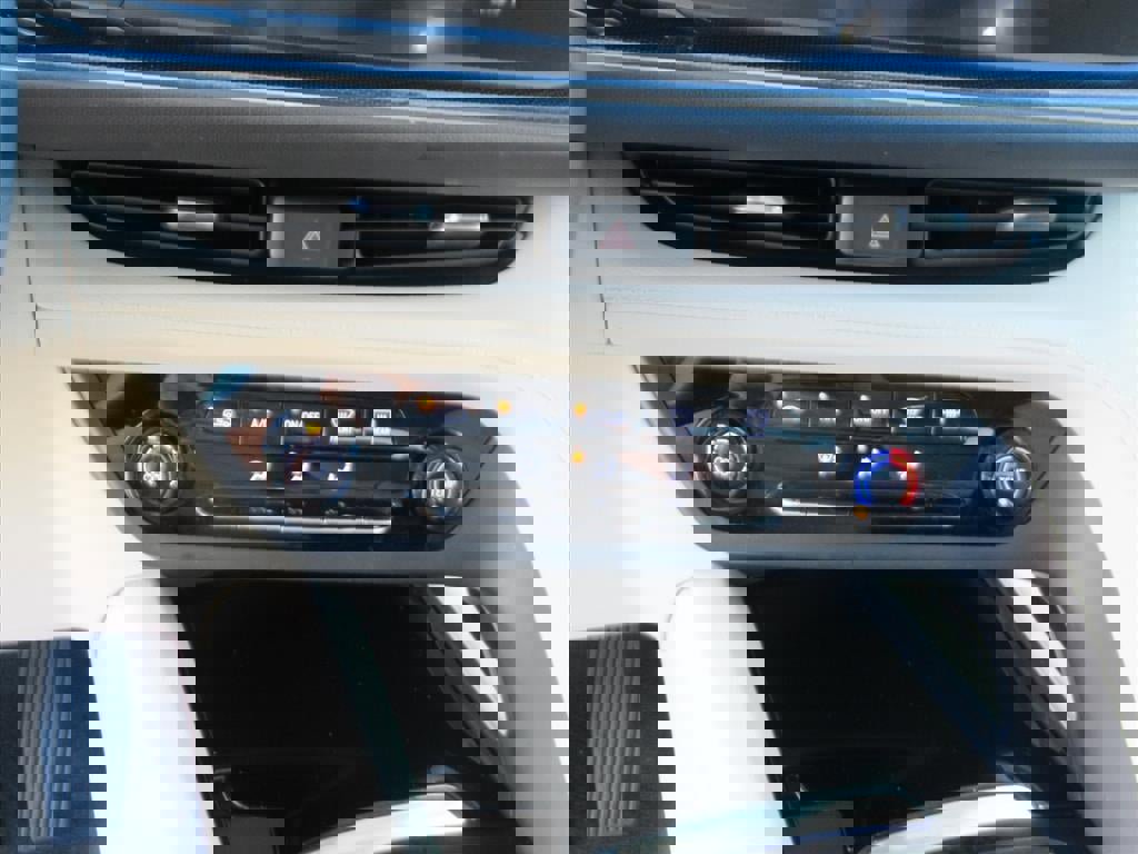 Used 2023 Buick Envision Preferred FWD image 22