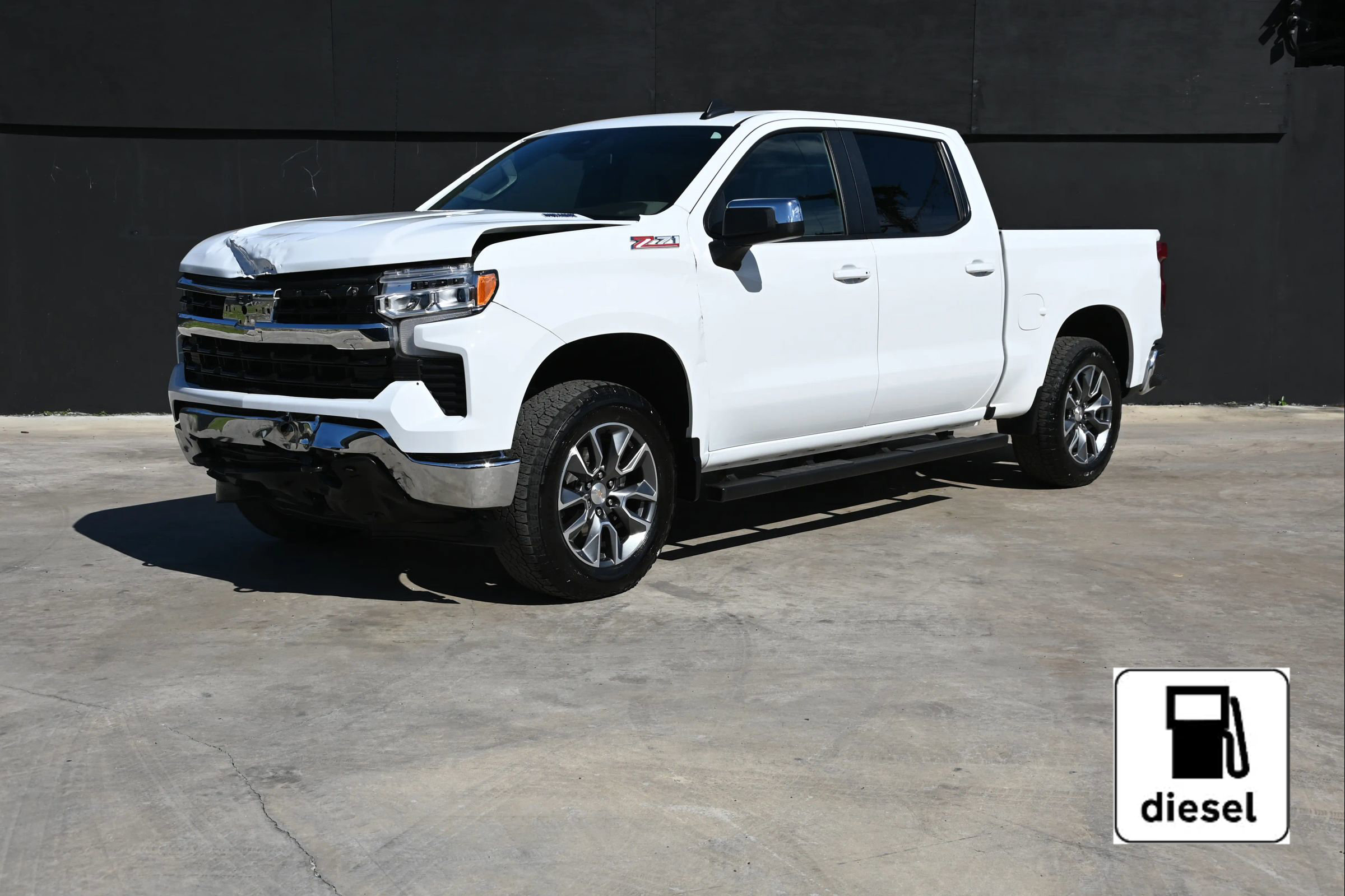 Used 2024 Chevrolet Silverado 1500 LT w/ Z71 Off-Road Package image 1