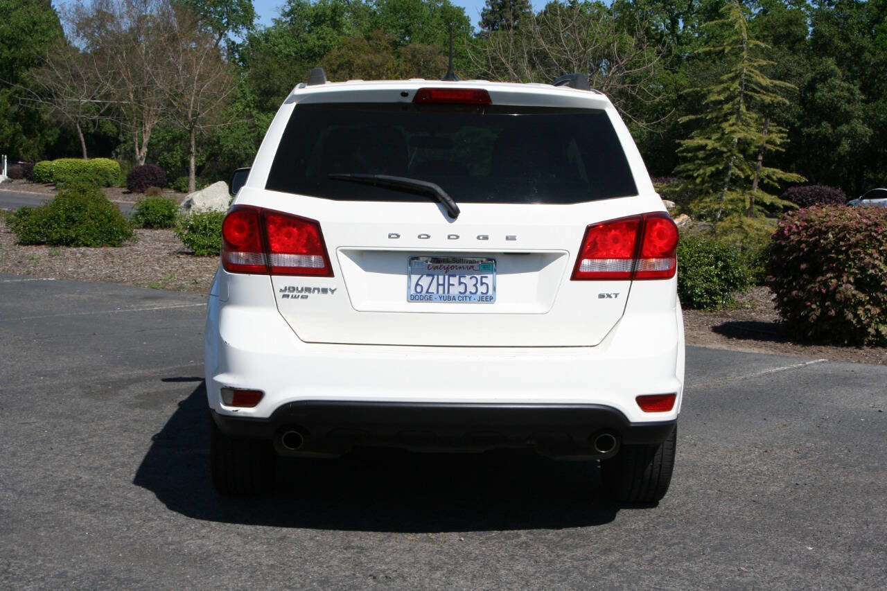 Used 2013 Dodge Journey SXT w/ Flexible Seating Group AWD/4WD image 6