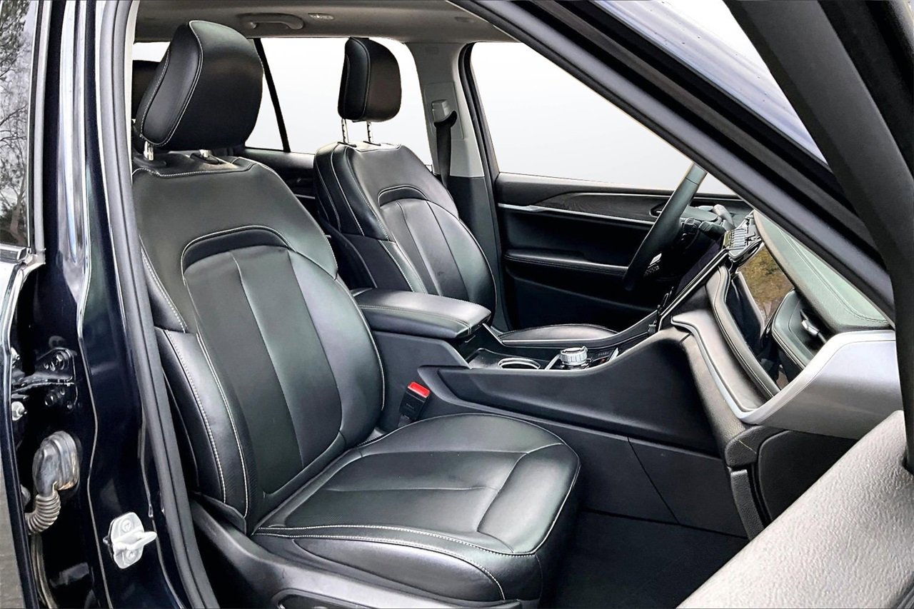 Used 2024 Jeep Grand Cherokee Limited 4xe image 24