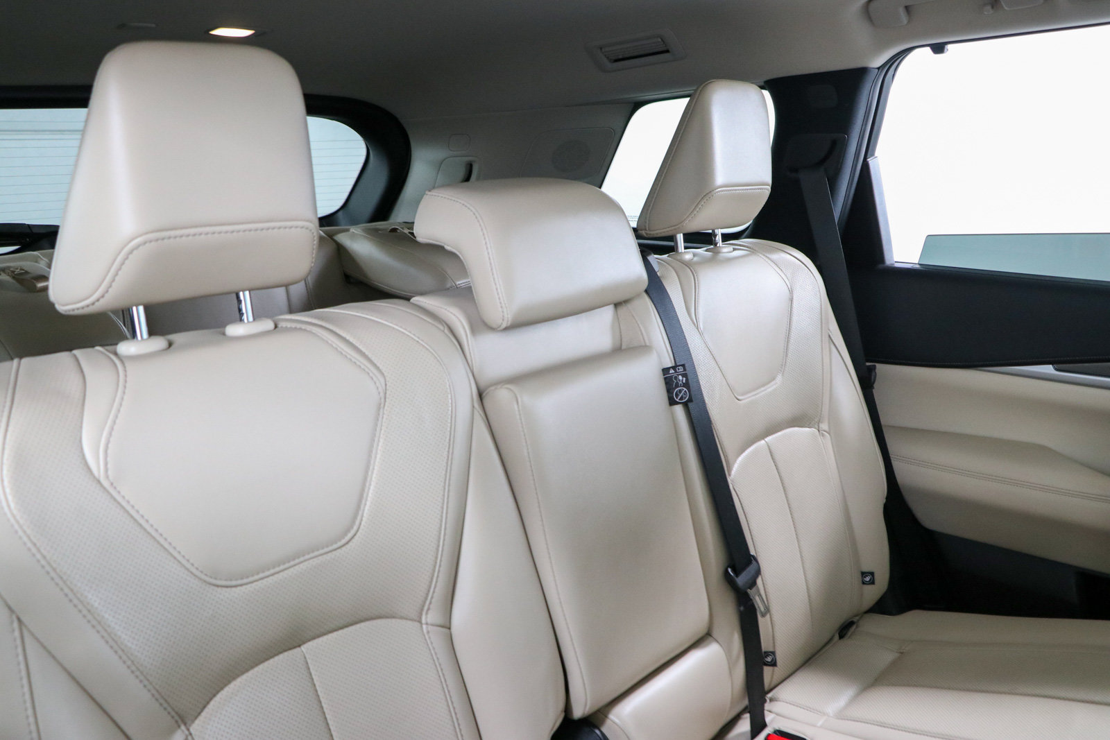 Used 2025 INFINITI QX60 Luxe w/ Cargo Package FWD image 30