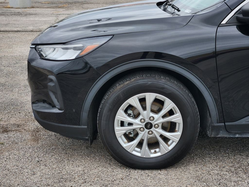 Used 2023 Ford Escape Active w/ Cold Weather Package FWD image 8