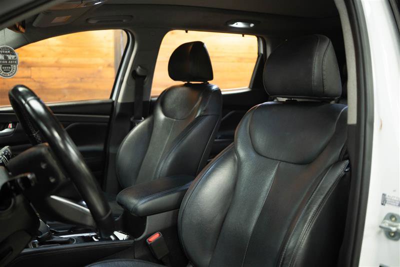 Used 2020 Hyundai Santa Fe SEL w/ Convenience + Premium Package AWD/4WD image 11