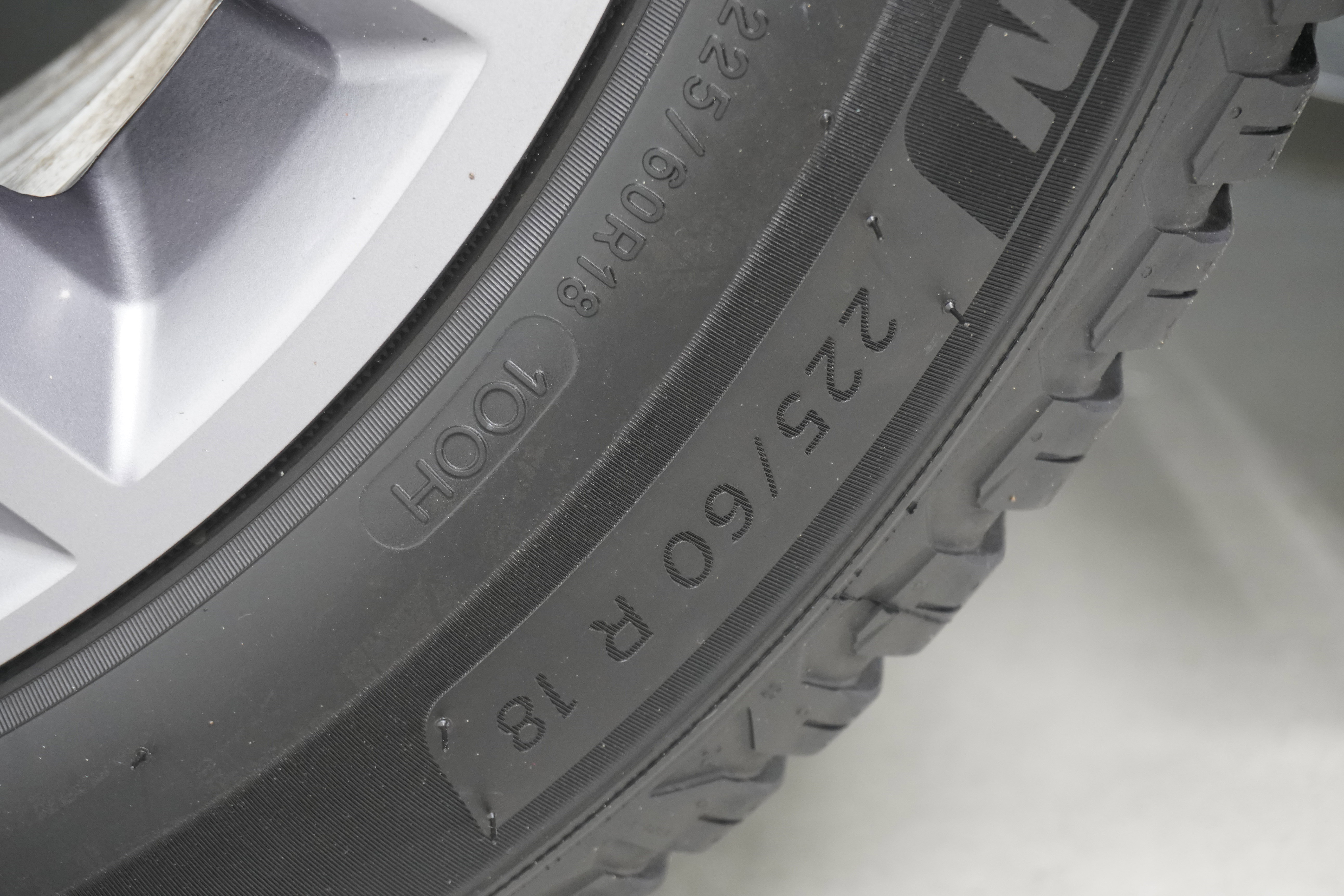 Used 2023 GMC Terrain SLT w/ Infotainment Package II AWD/4WD image 32