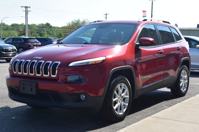 Used 2015 Jeep Cherokee Latitude w/ Cold Weather Group AWD/4WD image 12