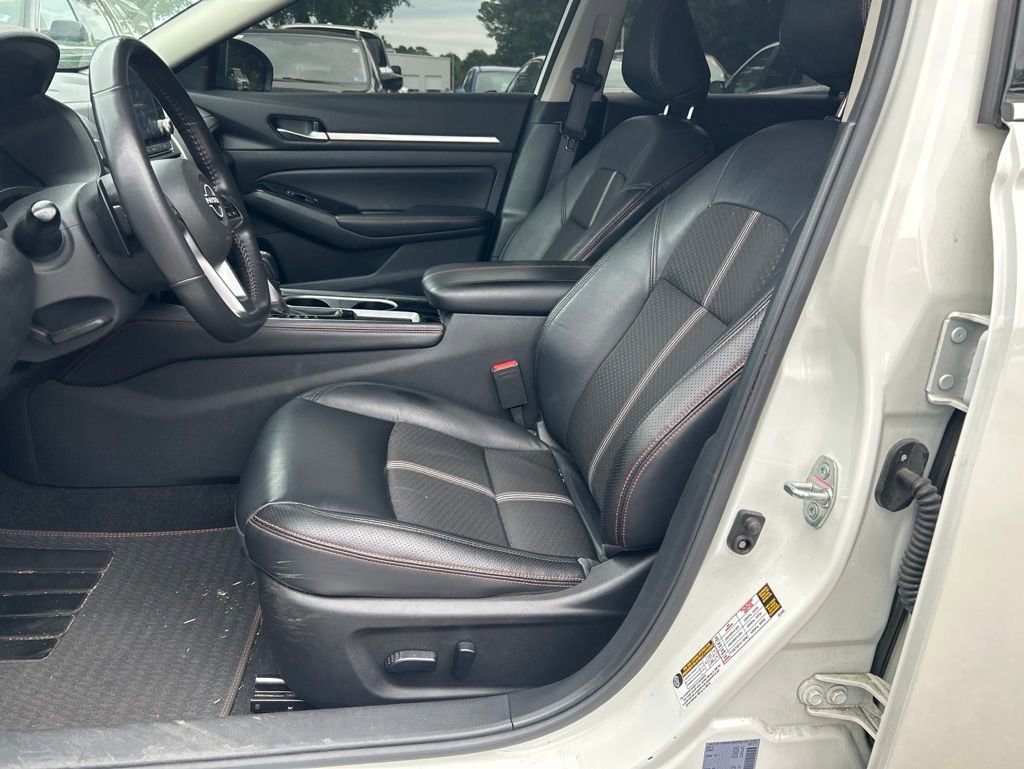Used 2024 Nissan Altima 2.5 SR FWD image 16