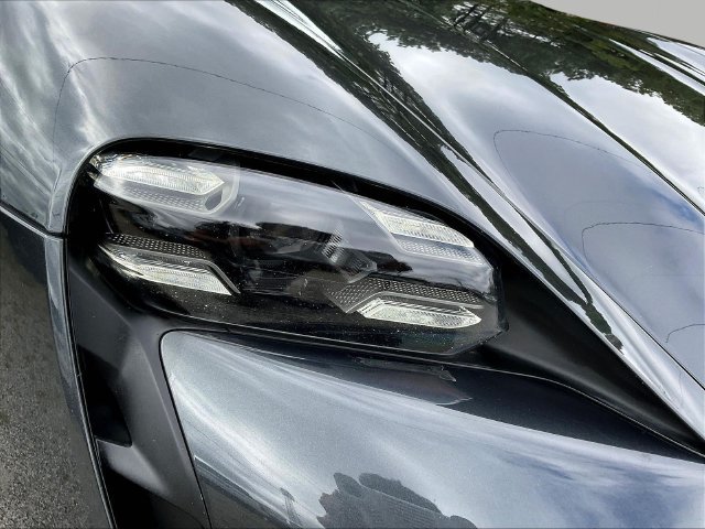 Used 2020 Porsche Taycan 4S AWD/4WD image 31