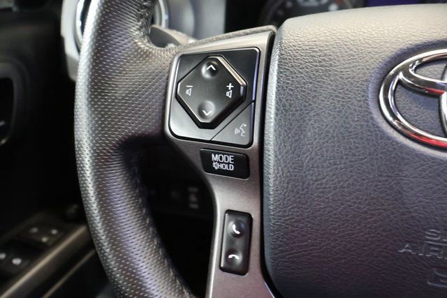 Used 2020 Toyota Tacoma TRD Off-Road AWD/4WD image 18
